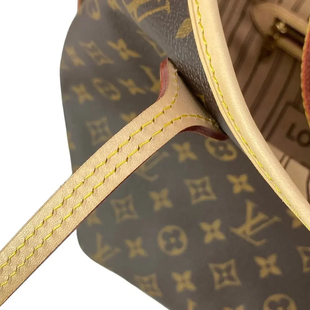 Louis Vuitton Neverfull MM Monogram Tote Bag M46975